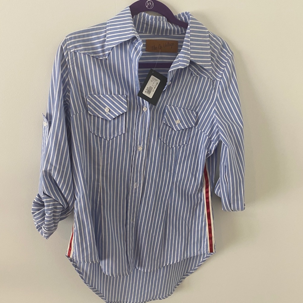 NEW NU Vintage shirt with cute stripes on the side